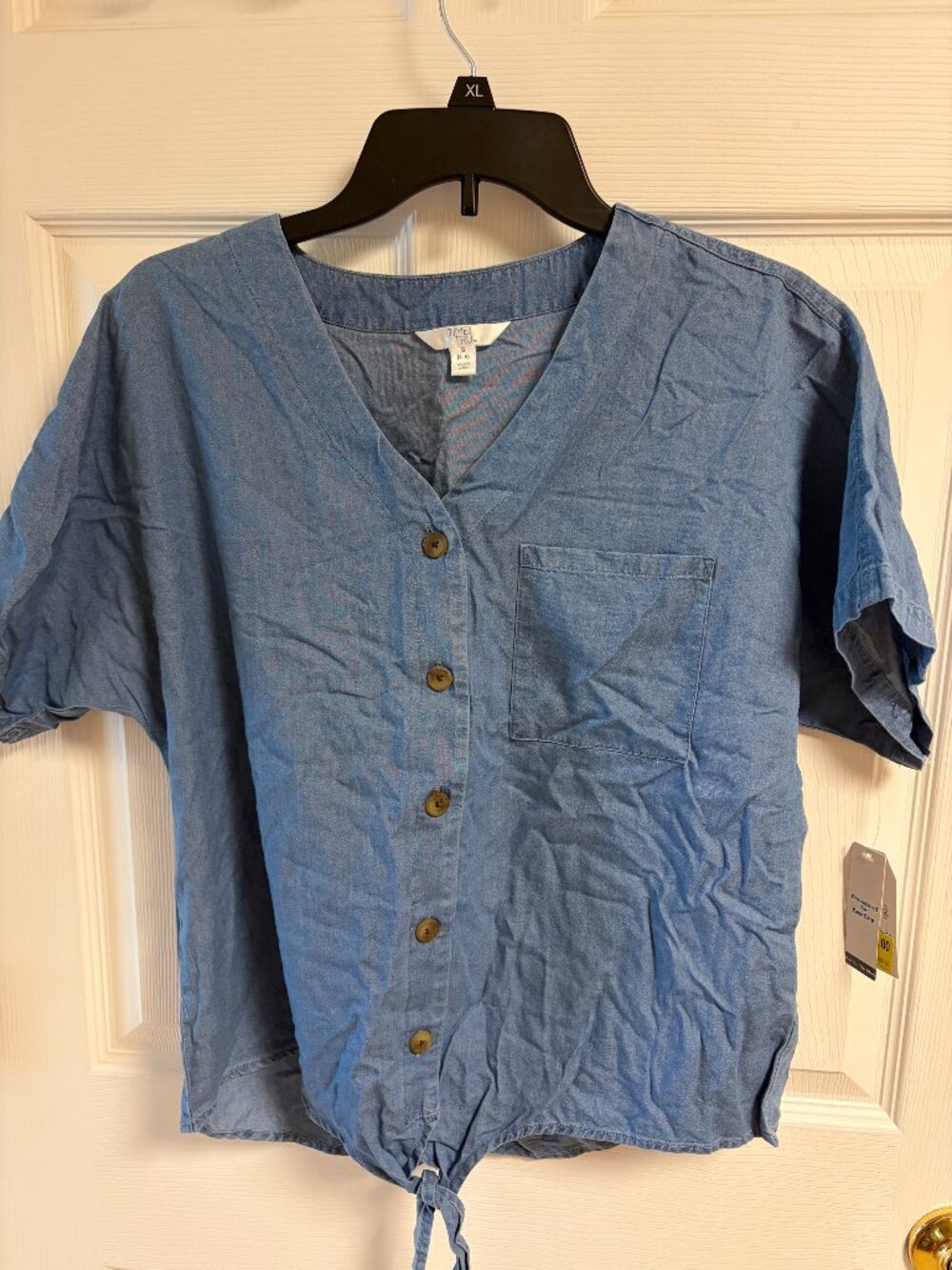 Ladies NWT Time &Tru short sleeve denim shirt with buttons, pocket, tie, small